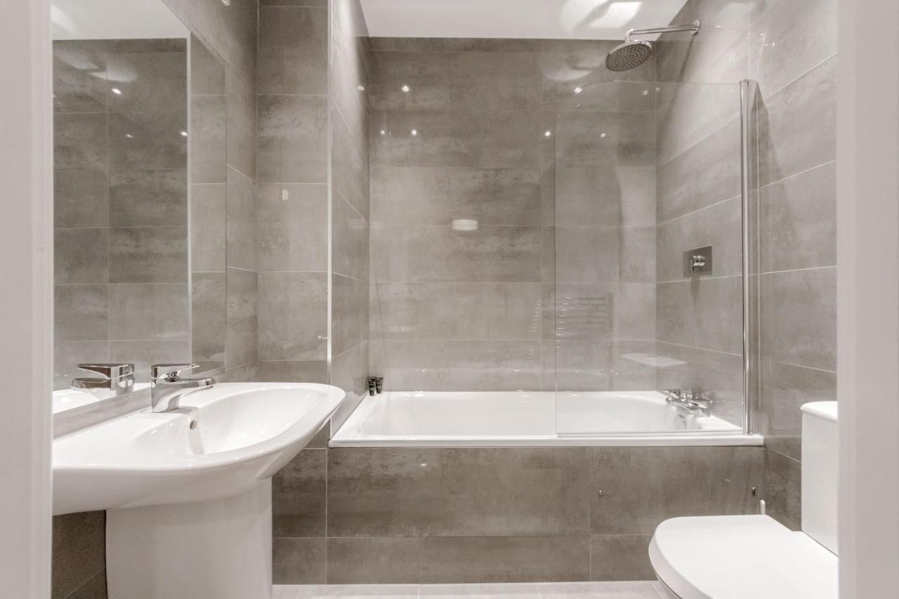 Roomspace Serviced Apartments - Nouvelle House Sutton  Exteriér fotografie